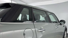 MINI Hatchback 1.5 Cooper Classic 5dr Auto [Nav Pack] Petrol Hatchback